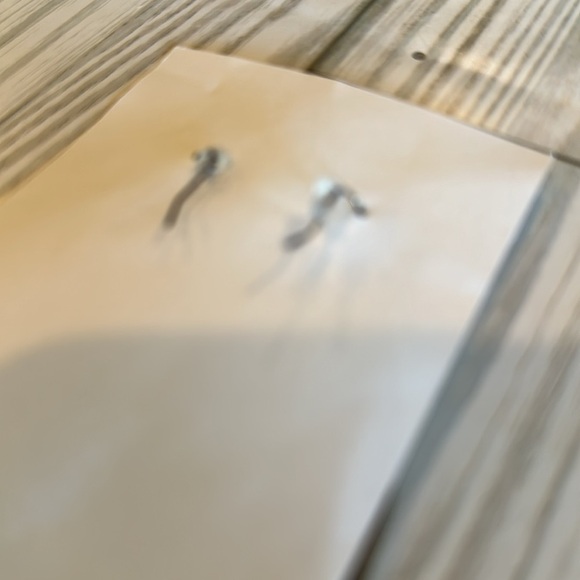 Seven Leather new stamped earrings pretty lightweight metallic pierced e… - Picture 2 of 6